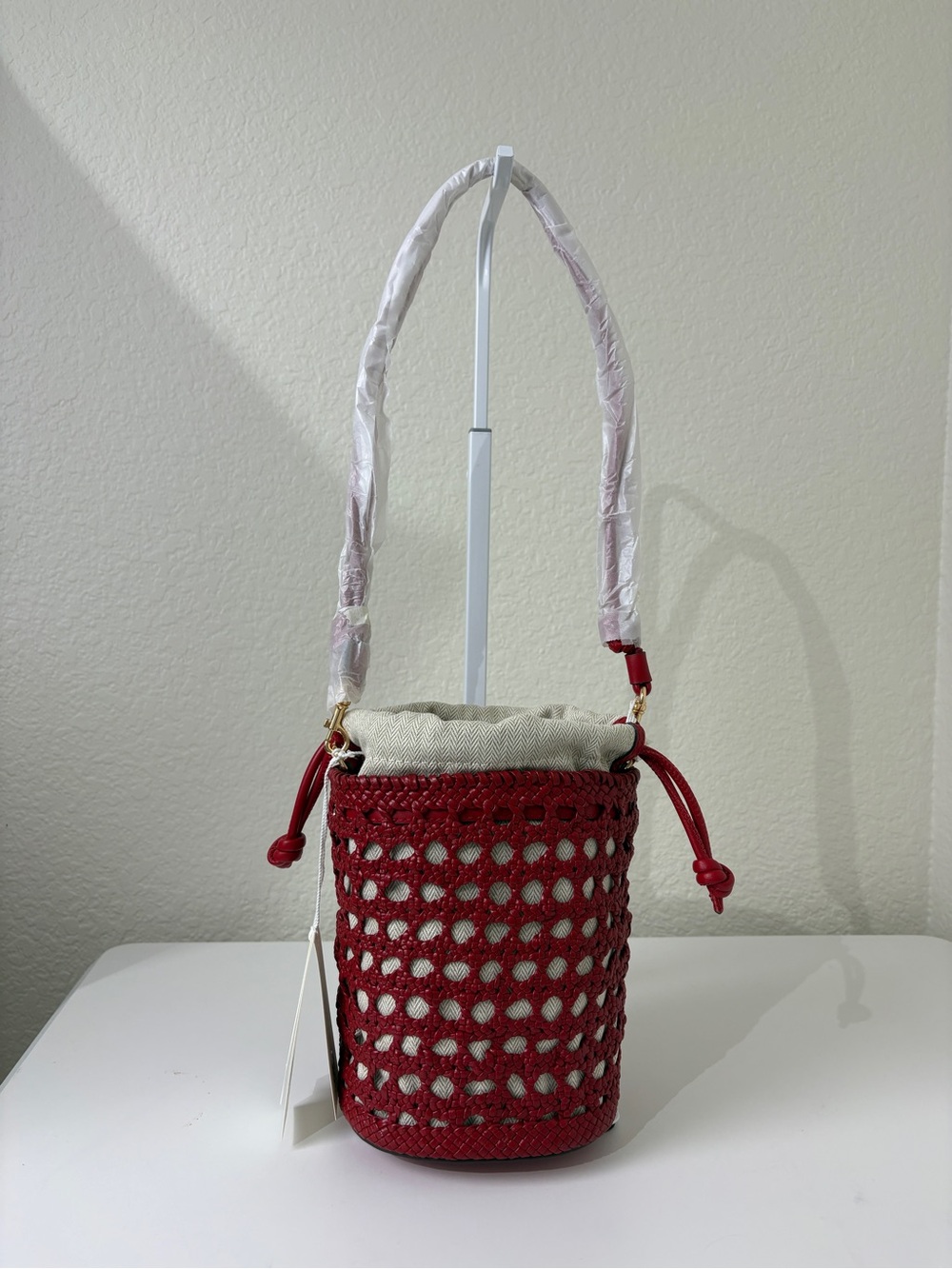Tory Burch Red Woven Bucket Bag new - Picture 6 of 9